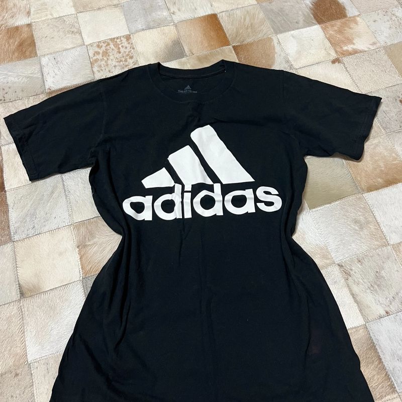 Camiseta adidas best sale lettering preta