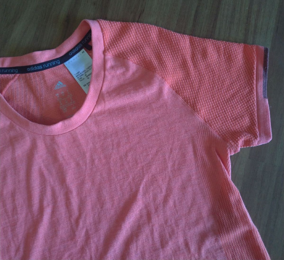 camiseta adidas salmon