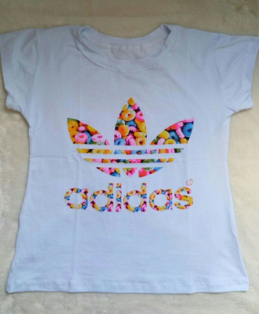 camisa adidas colorida