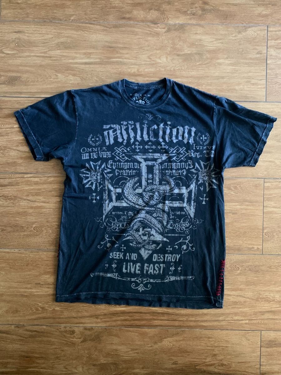 Camiseta Affliction Cruz Rara | Camiseta Masculina Affliction