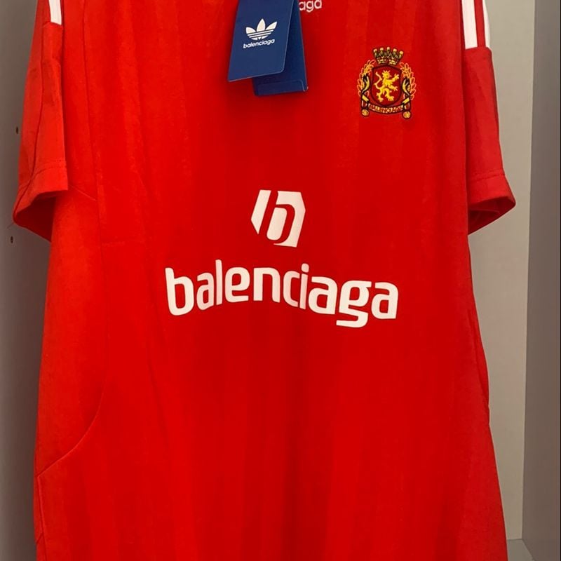 Camiseta discount balenciaga replica