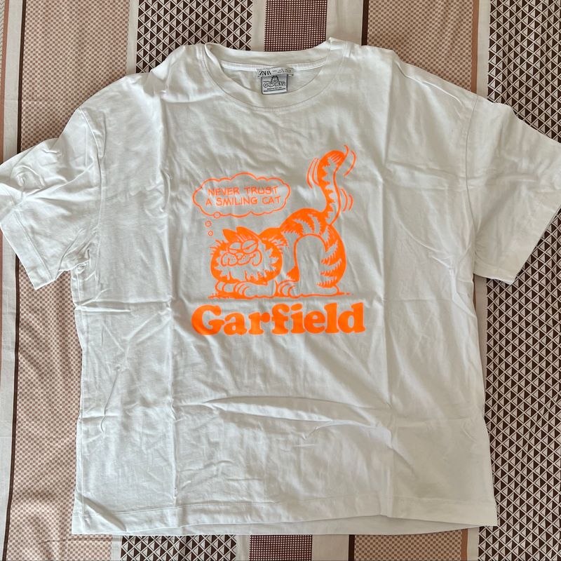 Camiseta Branca e Laranja Neon Estampa Garfield Zara Zara Usado 110531387 enjoei