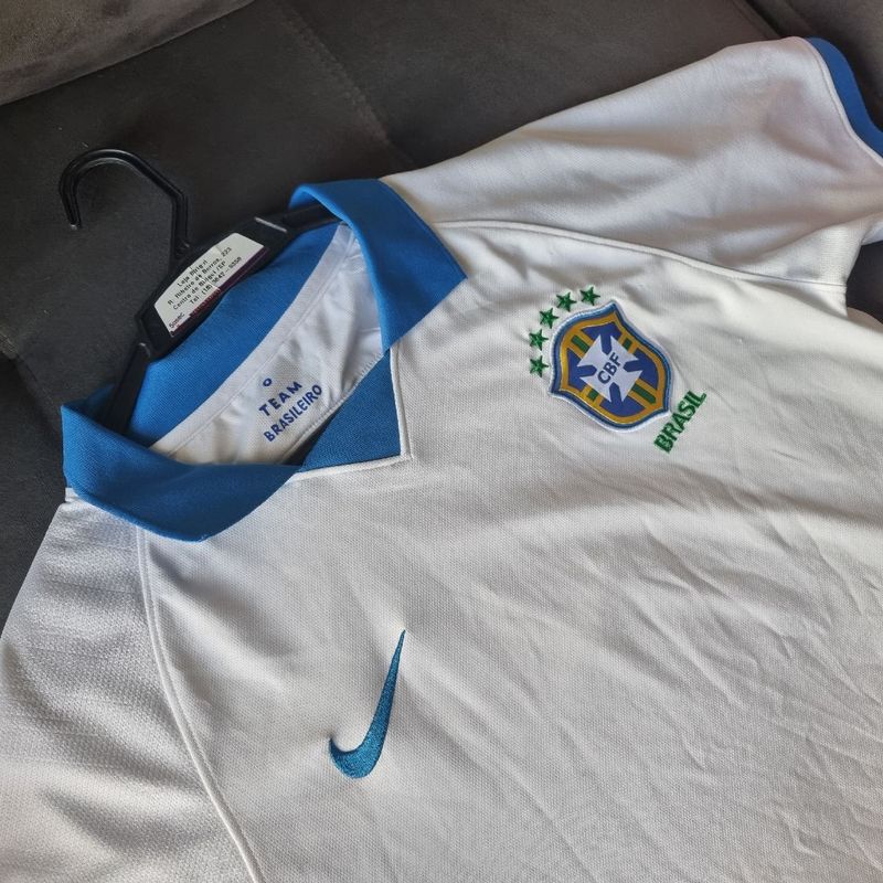 https://photos.enjoei.com.br/camiseta-brasil-branca-88512795/800x800/czM6Ly9waG90b3MuZW5qb2VpLmNvbS5ici9wcm9kdWN0cy81Njg1NTEzLzFmM2UwNWMwYTc2ZWE0MjVkNDFiMzAxZWJjZTc0OWU2LmpwZw
