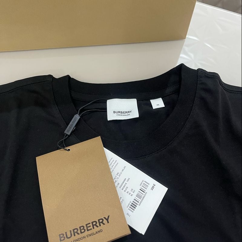 Camiseta burberry london outlet england detail tartan preta