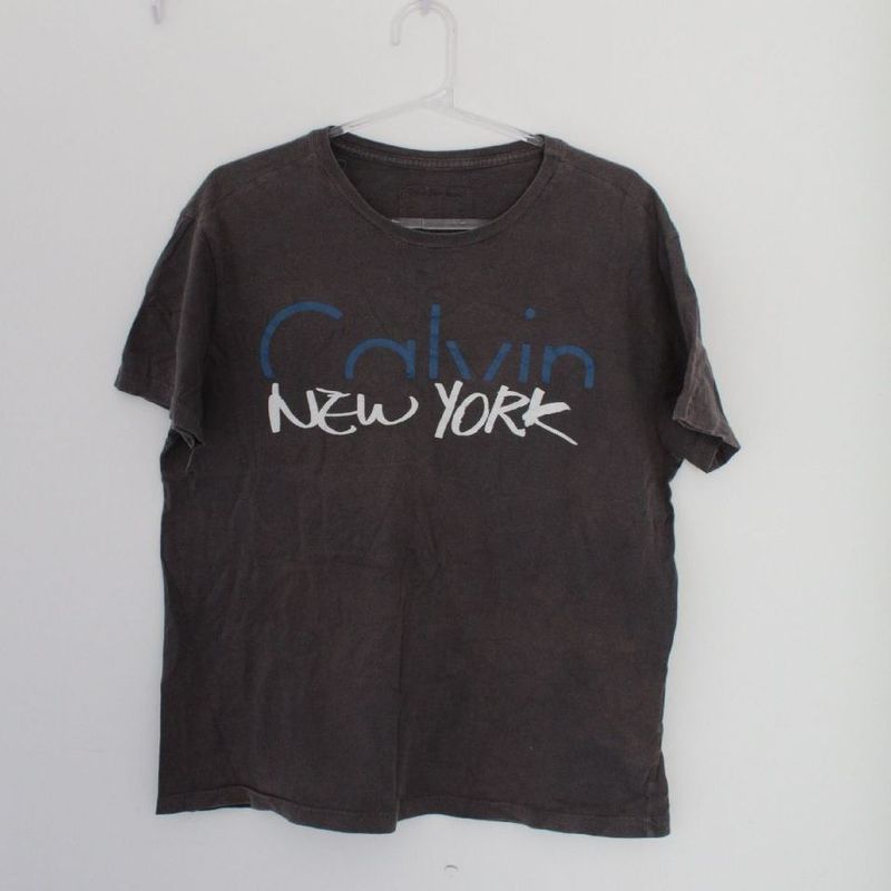 Camiseta New York - Calvin Klein - Feminino - Roupas - Camisetas