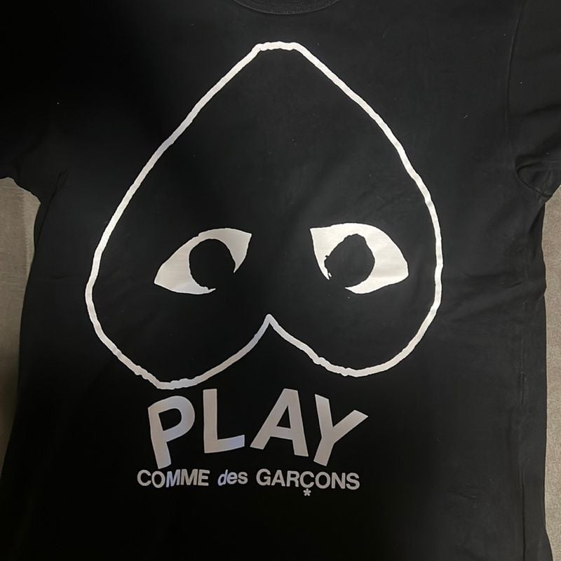 Camiseta Comme Des Garçons Play - Estampa de Coração- Preta