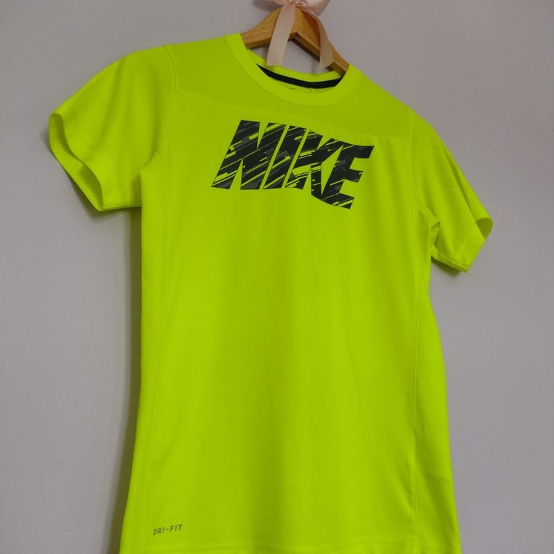 Nike cheap neon tee