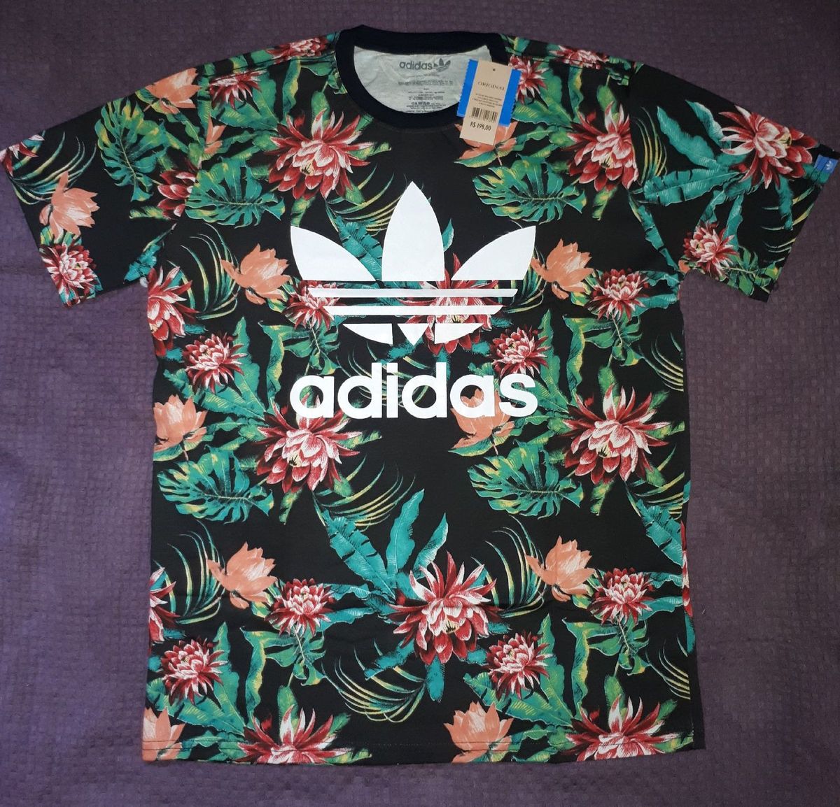 blusa adidas estampada