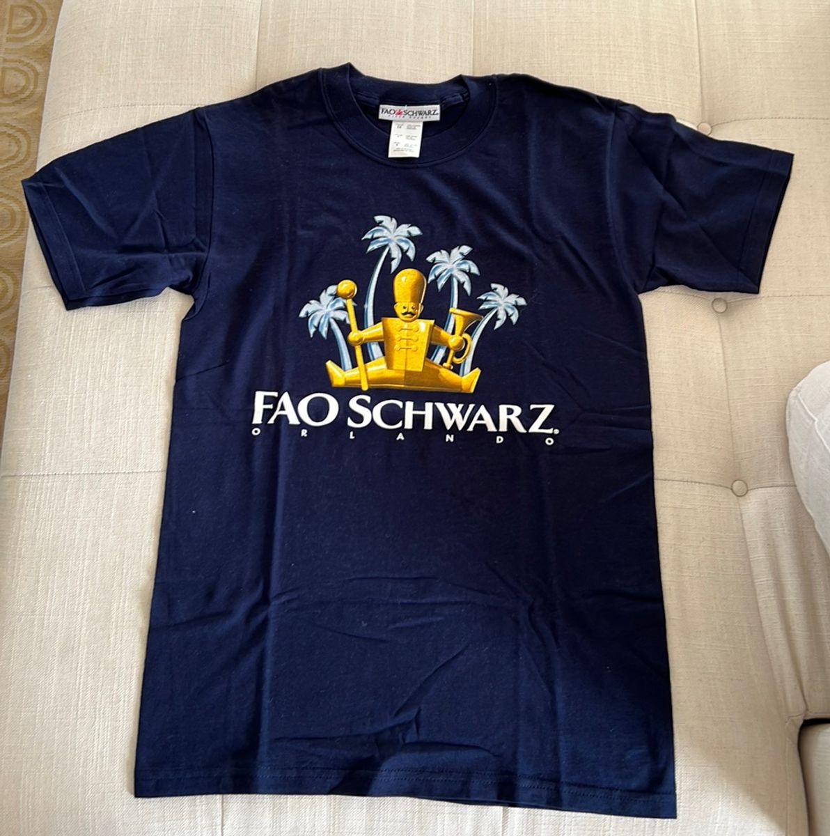 camiseta-fao-schwarz-camiseta-masculina-fao-schwarz-nunca-usado