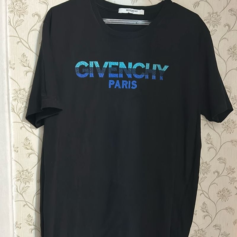 Camiseta Givenchy Preta | Givenchy Usado 109508848 | enjoei