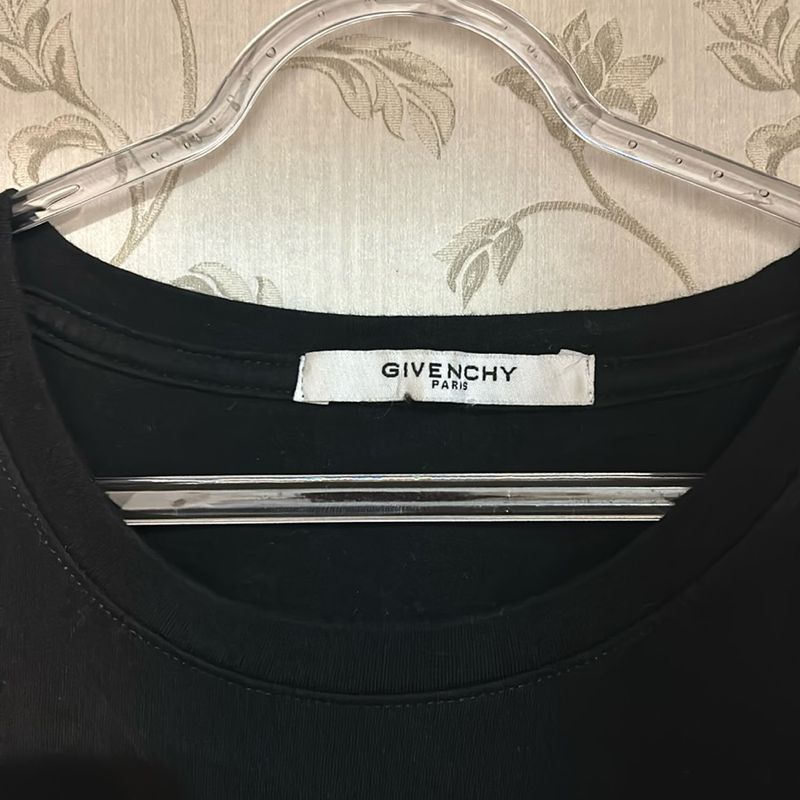 Camiseta Givenchy Preta | Givenchy Usado 109508848 | enjoei