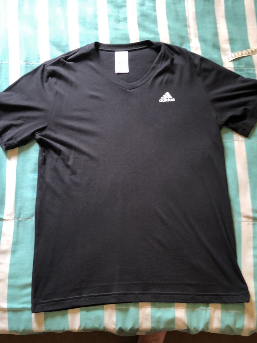 camiseta adidas gola v