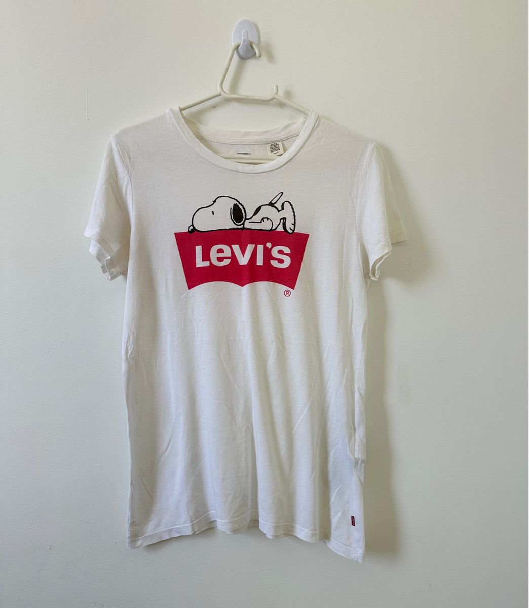 Camiseta Levis Snoopy Tamanho P Camiseta Feminina Levi S Usado 96104952 enjoei