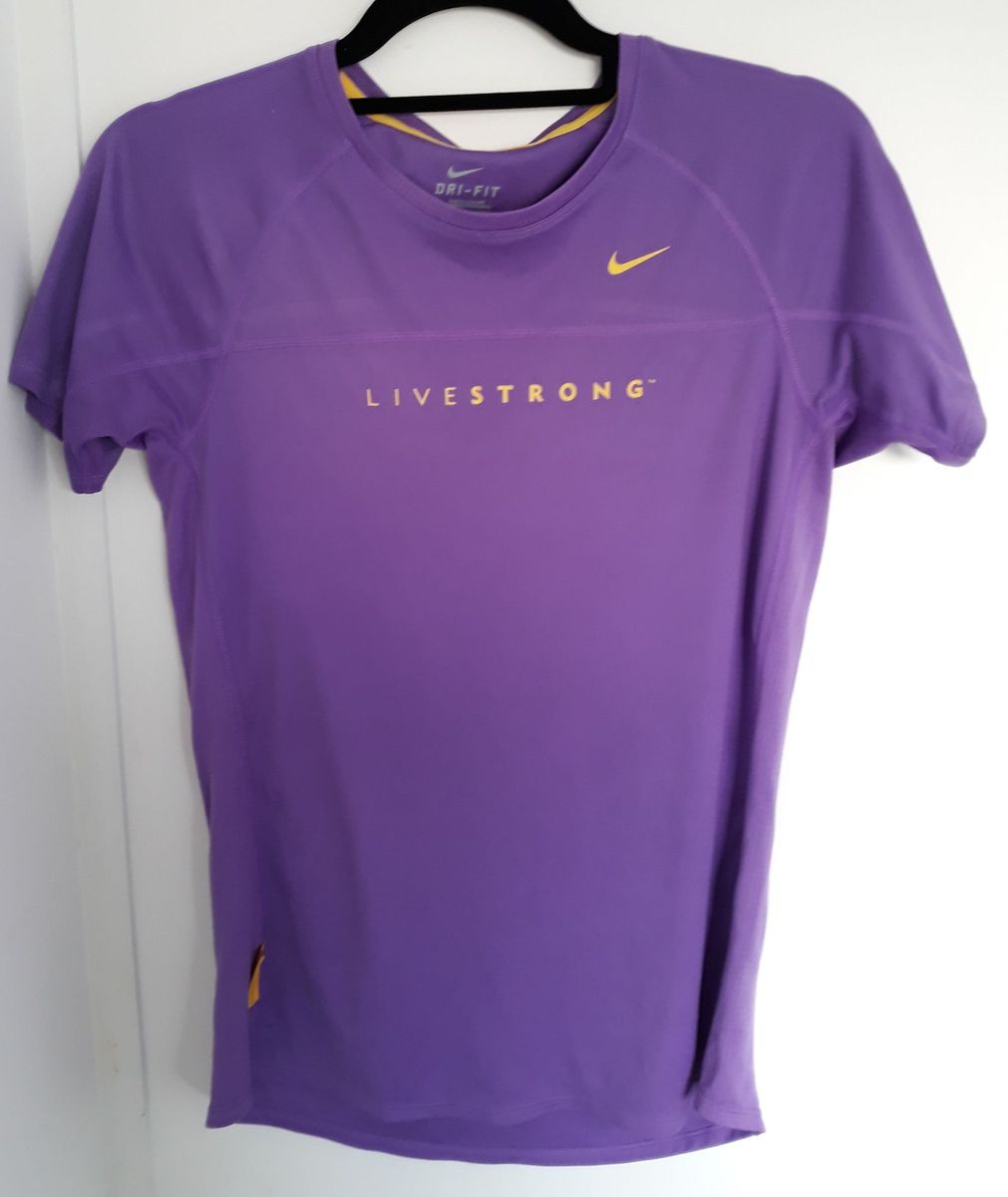 camiseta nike roxa