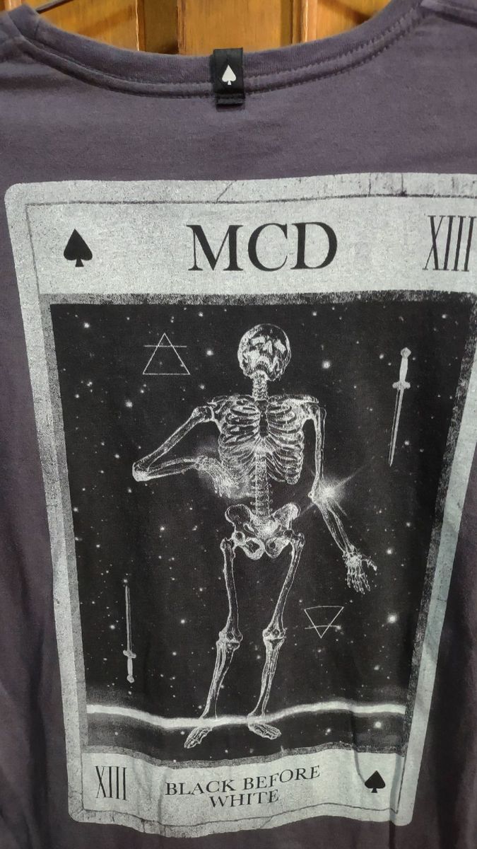 Camiseta MCD Revolution Caveira
