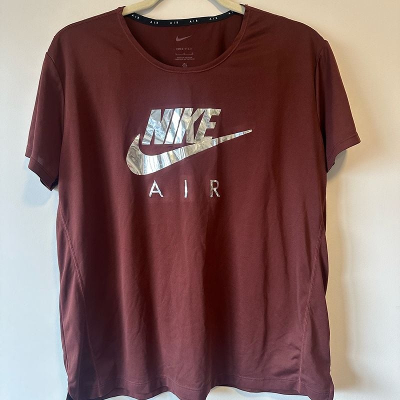 Camiseta Nike Air Feminina Bordo G Nike Usado 110790526 enjoei