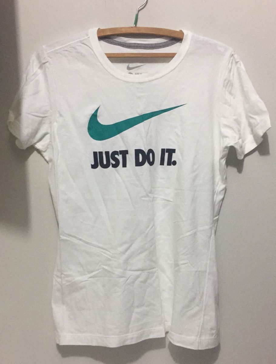 camiseta feminina just do it
