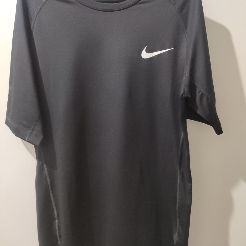 Camiseta Nike Pro Compressão Masculina - Produtos