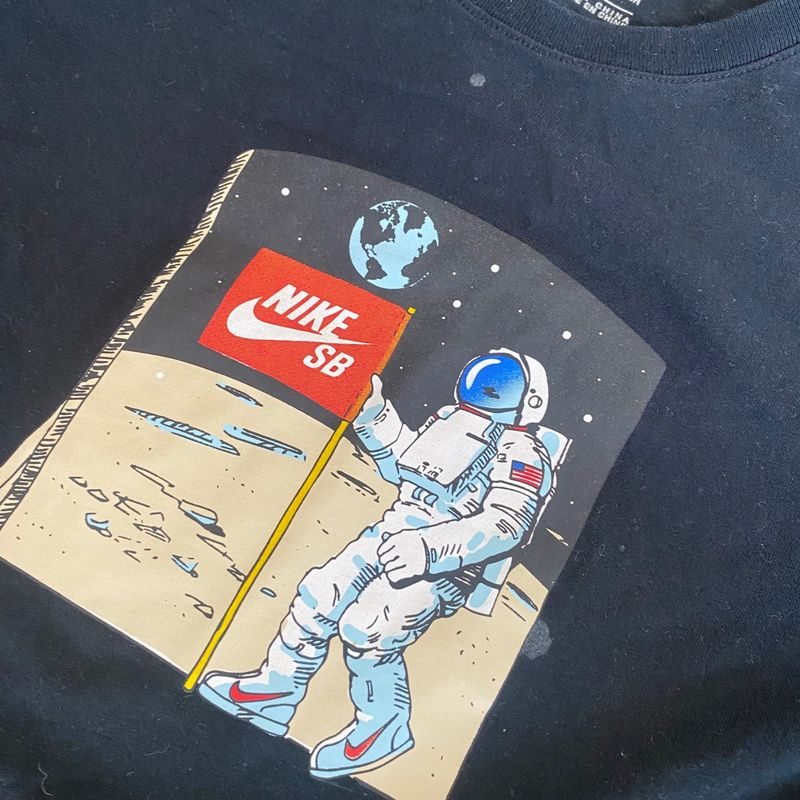 Nike sb store astronaut shirt