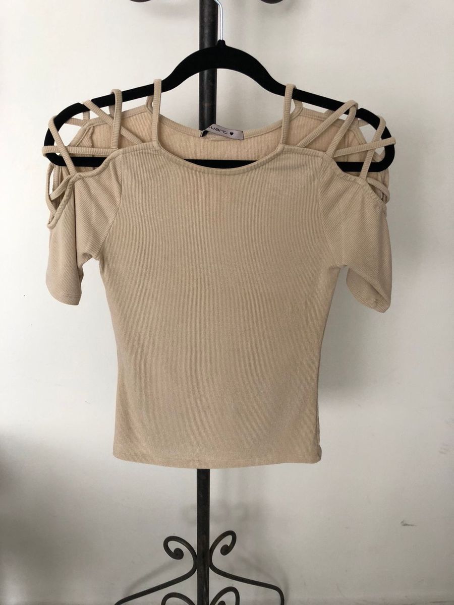 Camiseta Nude Básica com Detalhe Nos Ombros Vazados Camiseta Feminina Tuart Usado