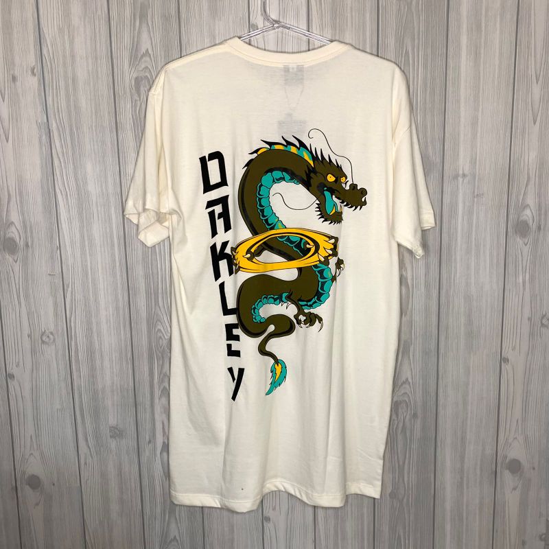 Camiseta Oakley The Dragon Tattoo Branca - Compre Agora