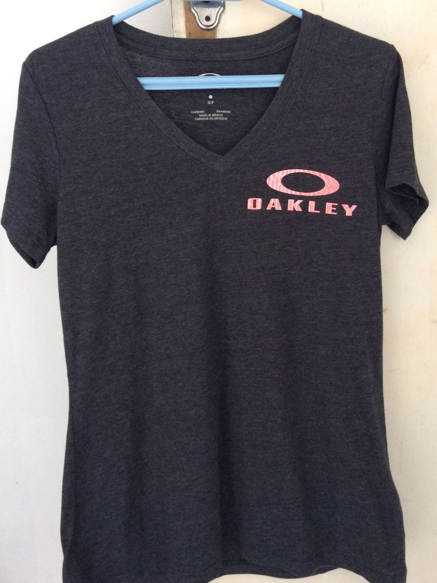 camiseta feminina oakley