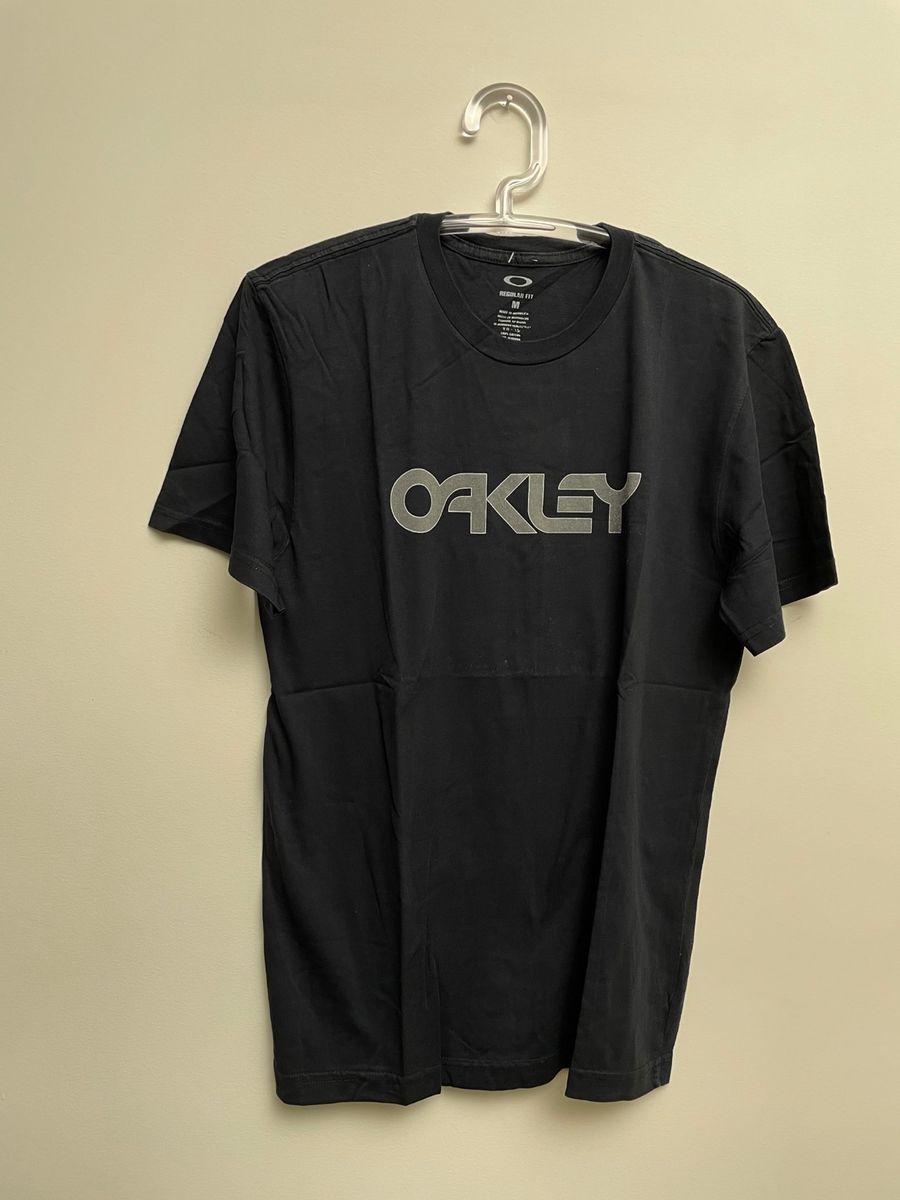 Camiseta Oakley Tee - Masculina no Shoptime