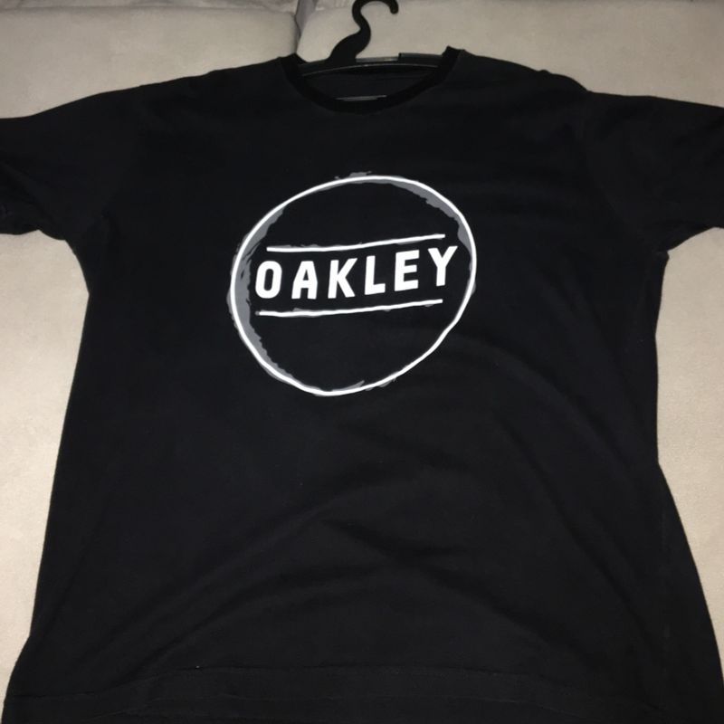 Interacción Chillido aparato Camiseta Oakley Preta Original | Camisa Masculina Oakley Usado 43302239 |  enjoei