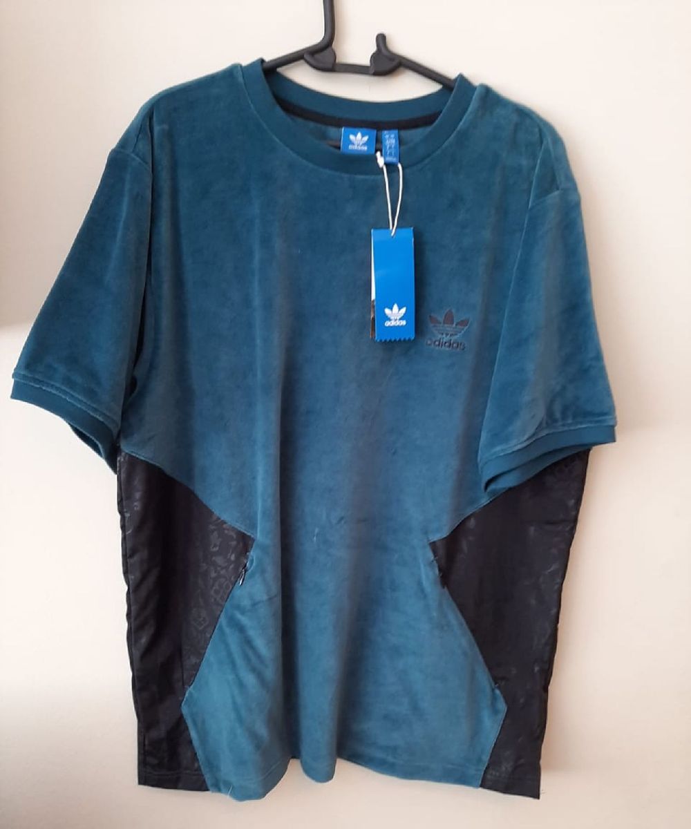 camiseta oversized adidas
