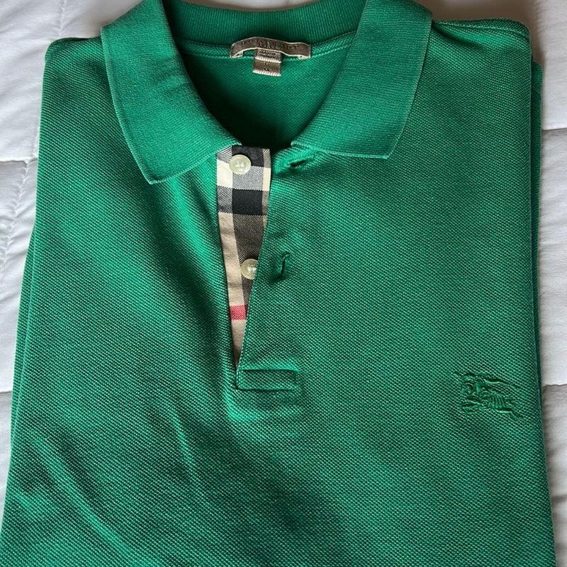 Burberry polo feminina sales