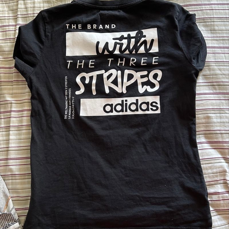 Camiseta adidas lettering store preta