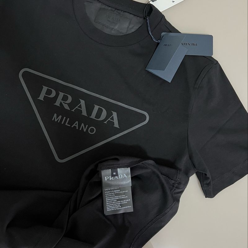 Camiseta Preta Original Prada | Camiseta Masculina Prada Nunca Usado  76906730 | enjoei