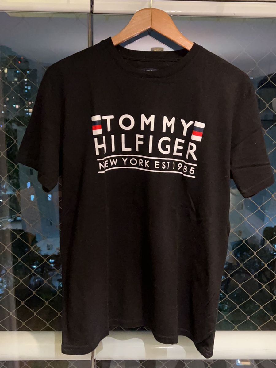 Camiseta preta tommy store hilfiger