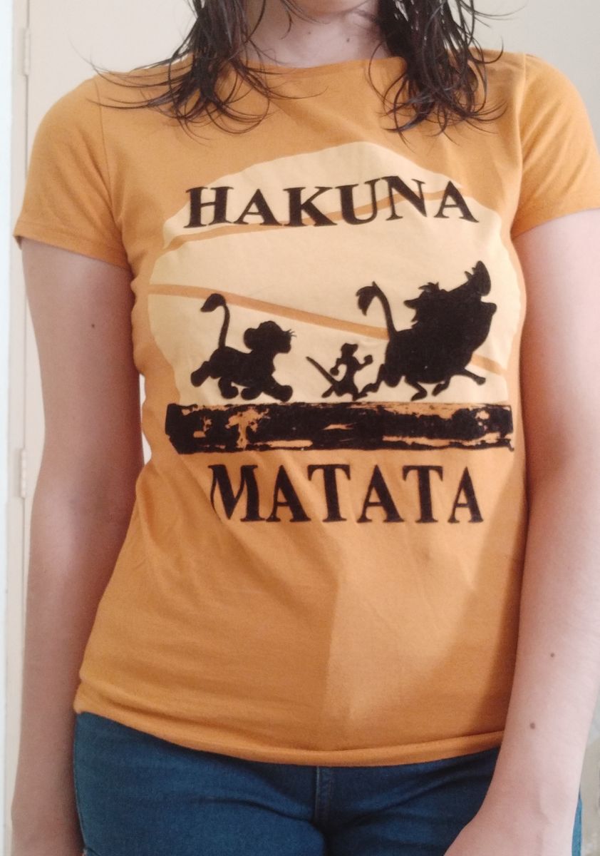 blusa hakuna matata c&a