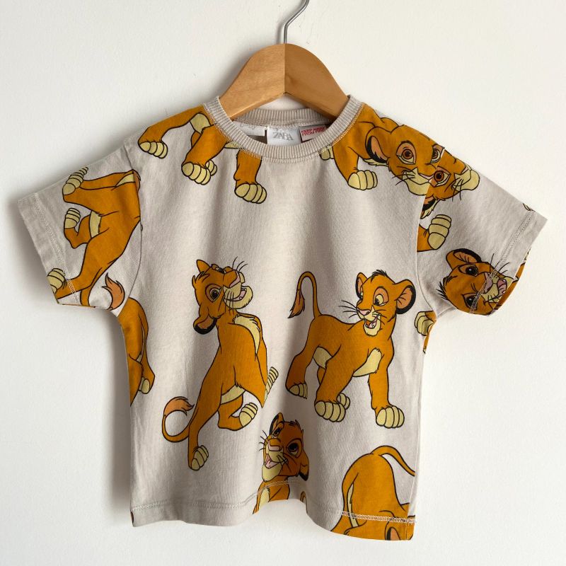 Camiseta simba zara sale