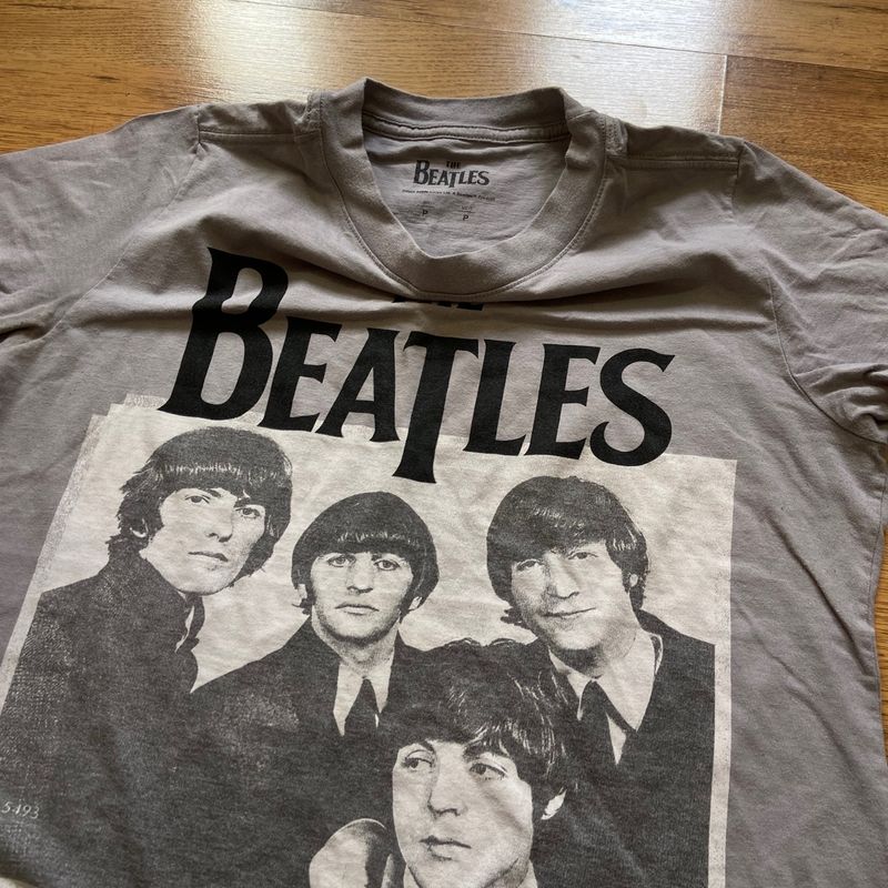 THE BEATLES コラボTシャツ グレー Camiseta The Beatles Cinza 2024 | The Beatles Usado
