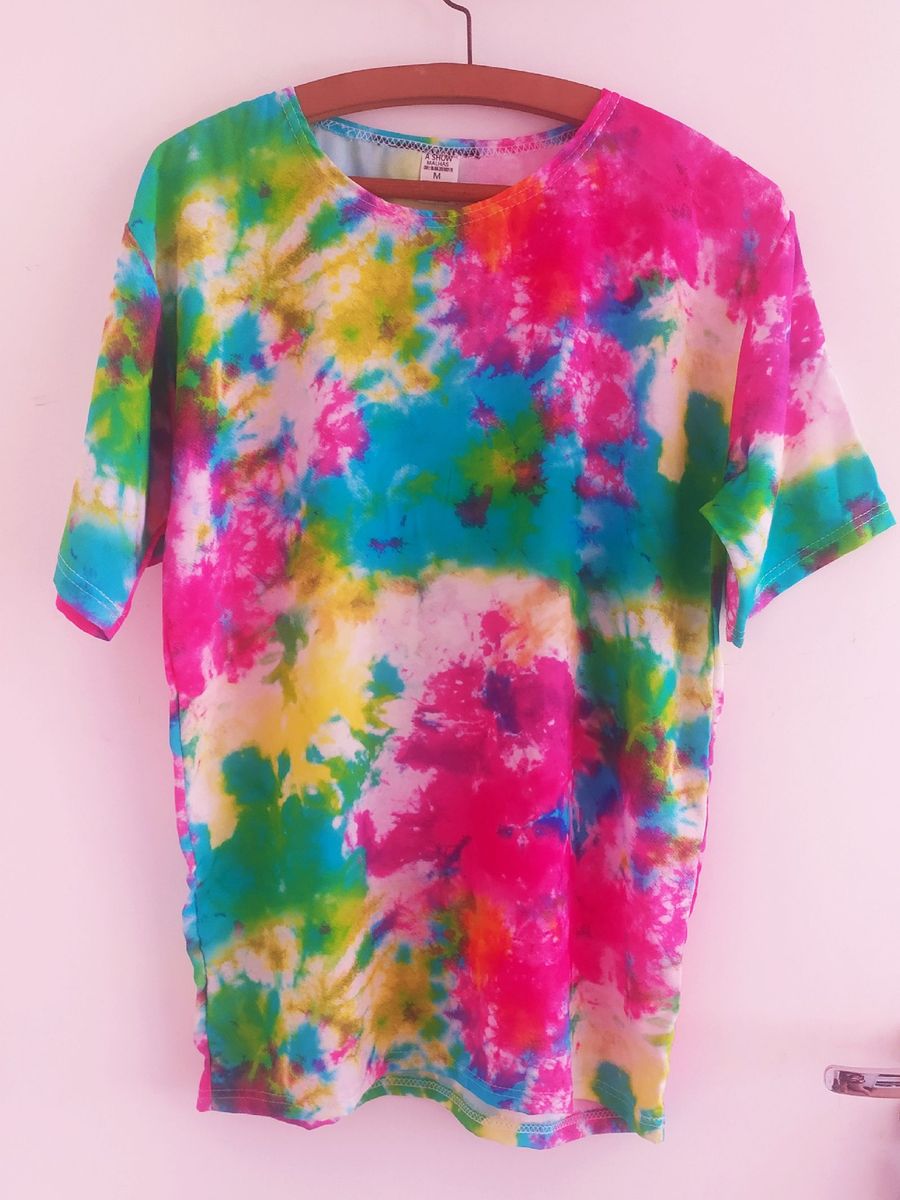 camiseta tie dye feminina
