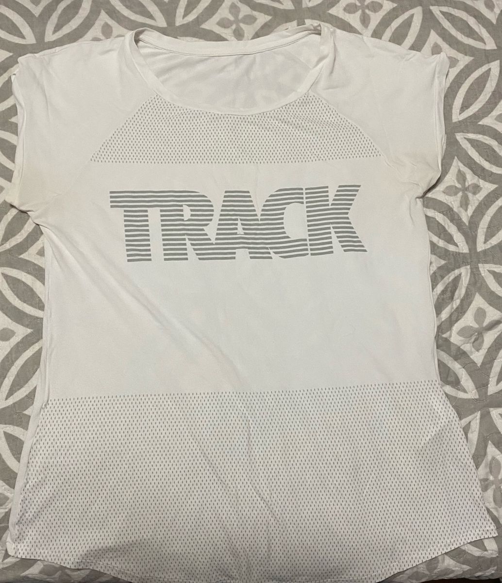 Camiseta Track & Field com Logo Branca Corrida Dry Fit Camiseta Feminina Track & Field Usado