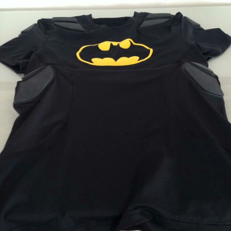 Camiseta under armour discount batman