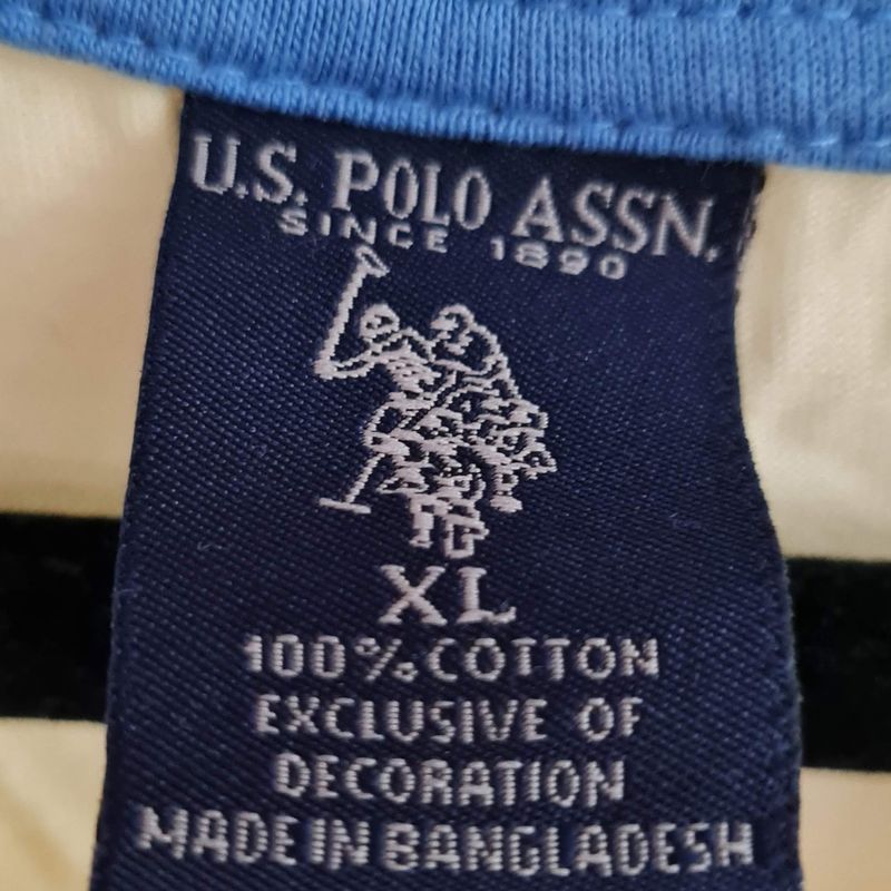 Camiseta Masculina U.S. Polo Assn. Gola V Bordado Authentic