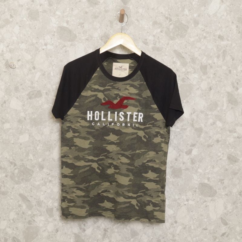 Does hollister have a military discount on sale