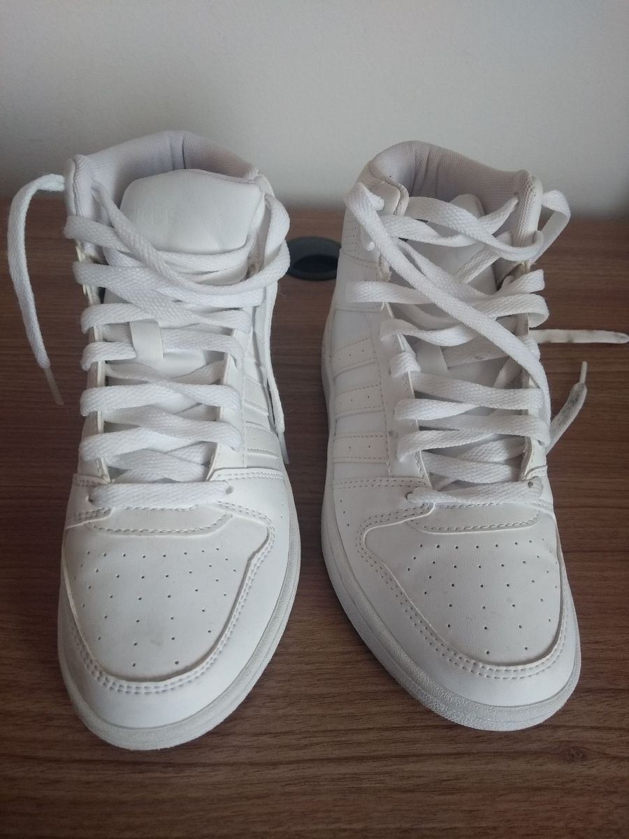tênis cano alto adidas hoops
