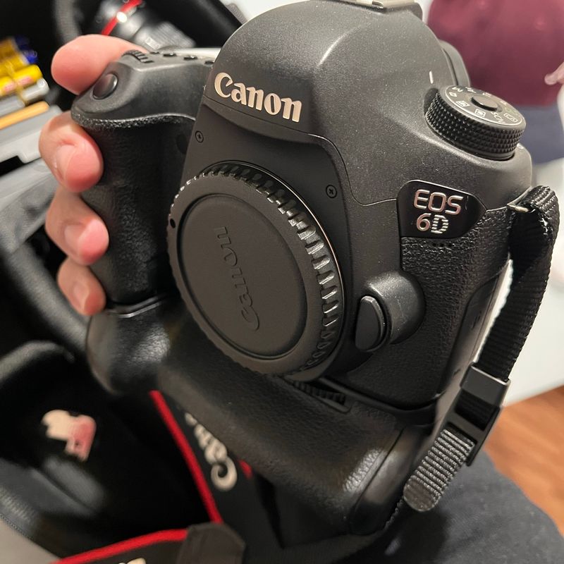 Canon Eos 6d - Usada - Aprox 120k Cliques + Battery Grip Bg E13