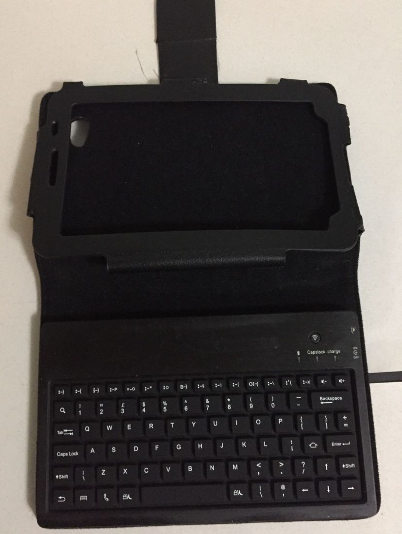capa com teclado com bluetooth e wi-fi para tablet  - outros 