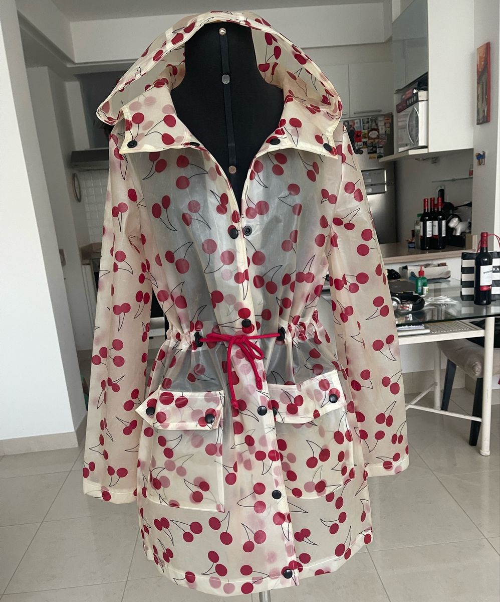 Capa de Chuva da Only. Super Estilosa!!! | Casaco Feminino Only Usado ...