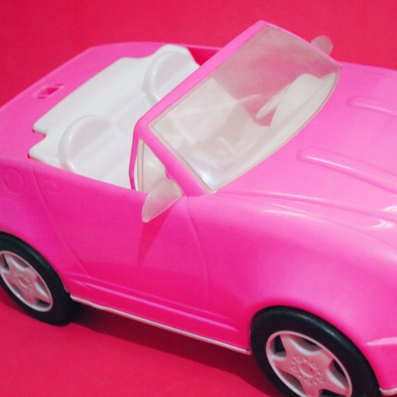 Carro e lancha da Barbie