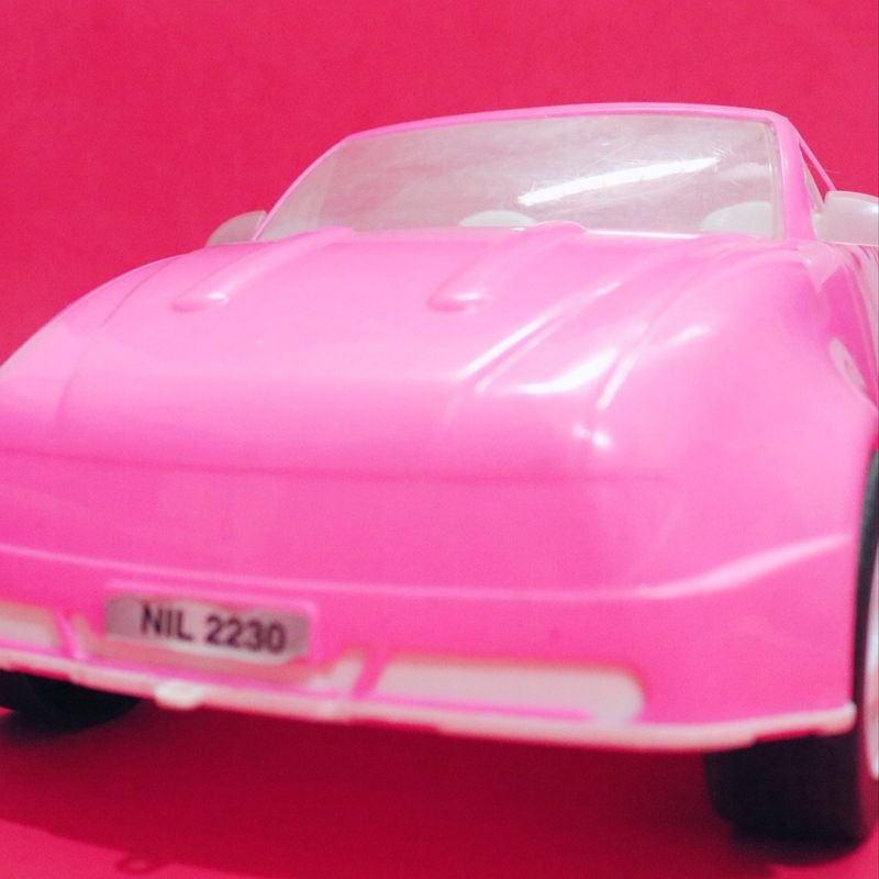 Carro e lancha da Barbie