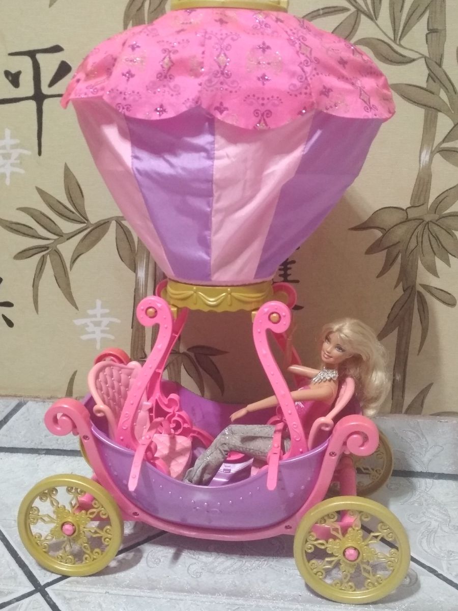 Carruagem Balão Barbie Mosqueteiras