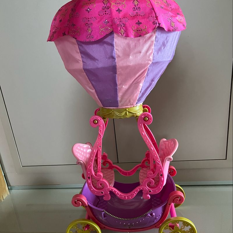 Carruagem Balão Barbie Mosqueteiras