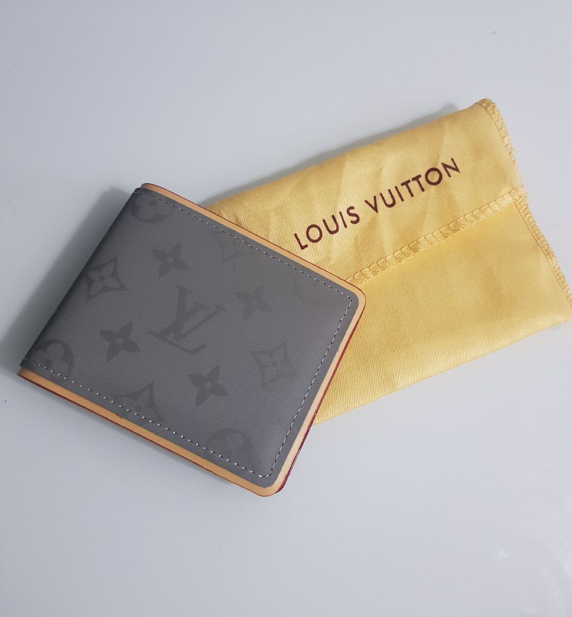 Preços baixos em Louis Vuitton CARTEIRAS masculinas